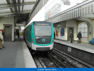 MF01 n°006 à Jaurès (ligne 2)