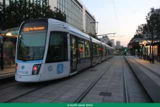 Citadis 302 n°369 sur le T3b à Portes d'Asnières