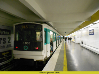 MF67 n°13033 sur la ligne 9 à Strasbourg Saint-Denis