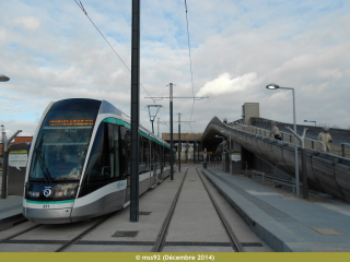 Citadis 302 du T8 à la station Villetaneuse-Université