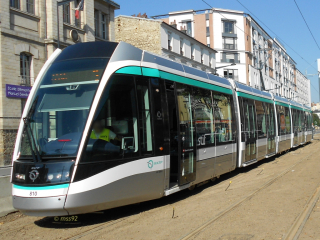 Citadis 302 du T8 en tests à Saint-Denis