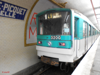 MF67 E n°320G à La Motte-Picquet Grenelle (avril 2013)