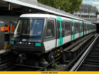 MP05 n°551 en livrée STIF à Bastille