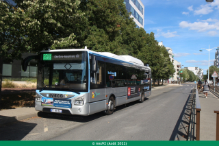 Urbanway 12 GNC n°5888 sur le 213