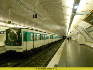 MF67 n°13056 sur la ligne 9 à Oberkampf