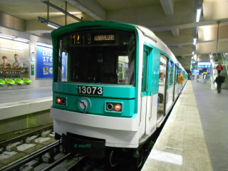 MF67 n°13073 (Bonbonnière) sur la ligne 12 (décembre 2013)