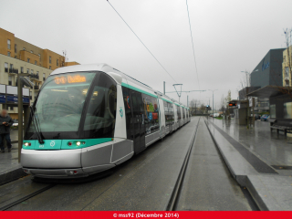 Rame Translohr STE6 du T6 à la station L'Onde