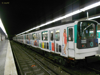 MF67 n°12056 sur la ligne 3, pelliculé pour une marque de valises (décembre 2013)