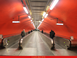 Couloir rouge à Auber, avant sa rénovation