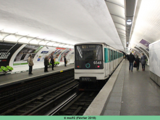 MP73 n°6548 quittant la station Trocadéro