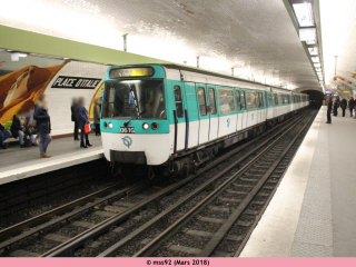 MF77 n°061G à Place d'Italie en direction d'Ivry