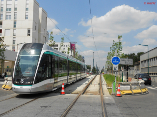 Citadis 302 du T8 en tests à Épinay (juillet 2014)