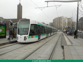 Citadis 402 du T3b à la station Hôpital Robert Devré