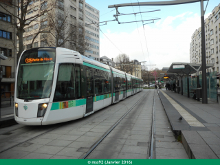 Citadis 402 du T3b à la station Porte de Bagnolet