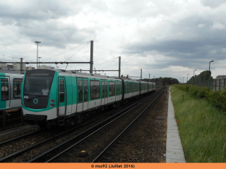 MF01 n°046 se dirigeant vers Place d'Italie