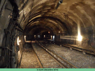 Voies de la ligne 7bis entre Buttes-Chaumont et Bolivar