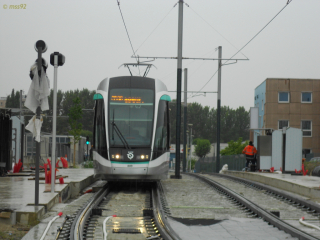 Citadis 302 du T8 en tests à Saint-Denis (août 2014)