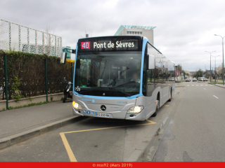 Citaro C2 sur la ligne 40 de Phébus, en livrée IDFM et avec girouette à diodes blanches