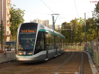 Citadis 302 du T8 en tests à Saint-Denis (septembre 2014)