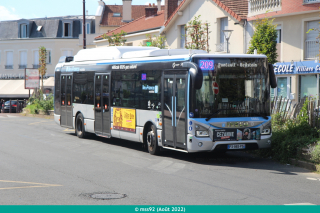 Urbanway 12 GNC n°5883 sur le 209 (1)