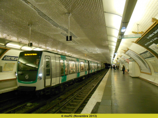 MF01 n°097 sur la ligne 9 à Oberkampf