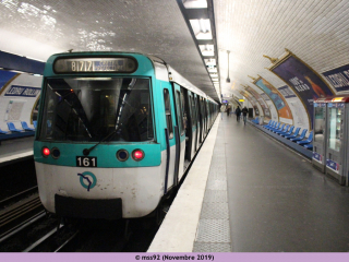 MF77 n°161 à Ledru-Rollin, avec girouette marquée Créteil Préfecture