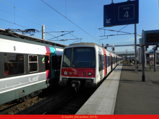 Arrivée d'un MI84 en gare d'Aulnay