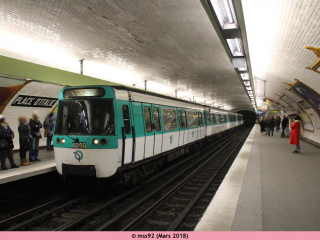 MF77 n°025G à Place d'Italie en direction de Villejuif