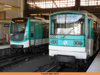 MF01 n°061 et MF67 n°505G à Gare d'Austerlitz