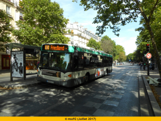 Scania Omnicity sur le 83