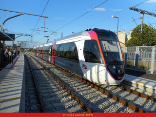 Citadis Dualis du T11 express en gare d'Épinay-sur-Seine (4)