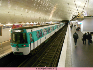 MF77 n°041 sur la ligne 7 à Porte d'Ivry