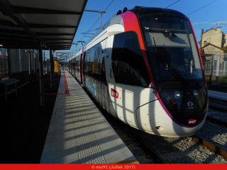 Citadis Dualis du T11 express en gare d'Épinay-sur-Seine (1)