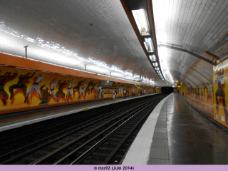 Pelliculage à la station Bastille (ligne 8) pour une boisson à l'orange