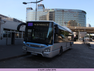 Urbanway 12 hybride 3 portes n°4946 sur le 122