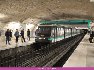 MP89 CC n°20 à la station Gare de l'Est, en travaux